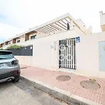 Amalia Garden Groundfloor Retreat, Heated Pool, Near And Sea, By Oyoostays Appartement *