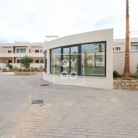 Amalia Garden Groundfloor Retreat, Heated Pool, Near And Sea, By Oyoostays דירה טורבייחה