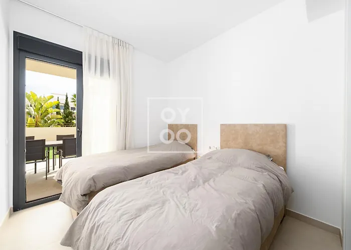 Amalia Garden Groundfloor Retreat, Heated Pool, Near And Sea, By Oyoostays * Torrevieja