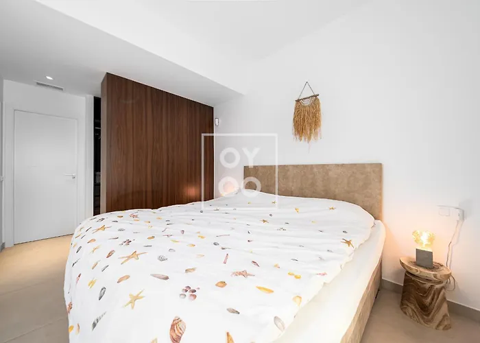 Amalia Garden Groundfloor Retreat, Heated Pool, Near And Sea, By Oyoostays Torrevieja