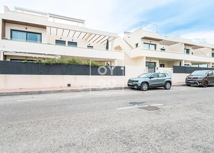 Amalia Garden Groundfloor Retreat, Heated Pool, Near And Sea, By Oyoostays